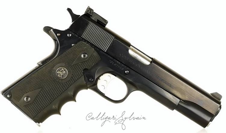 Pistolet-Colt-21 Photo Pistolet